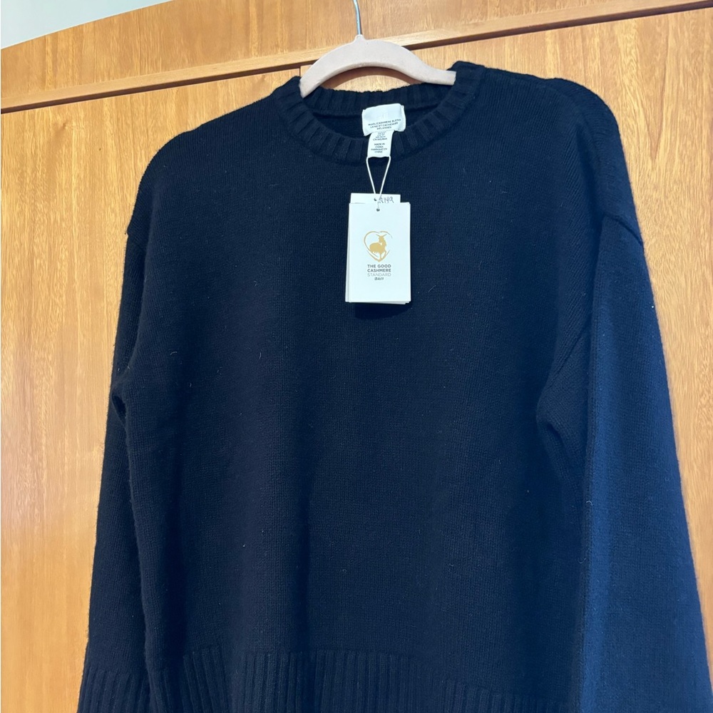 New H&M Classic Black Crewneck Sweater wool/cashmere blend ( premium collection)